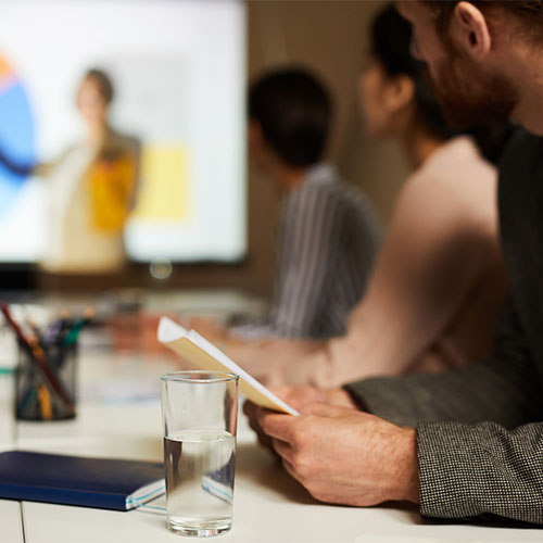 مدیریت پیشرفته جلسات: برنامه‌ریزی و پیگیری کارآمد جلسات